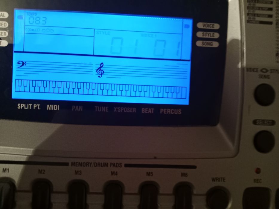 Синтезатор MC-110