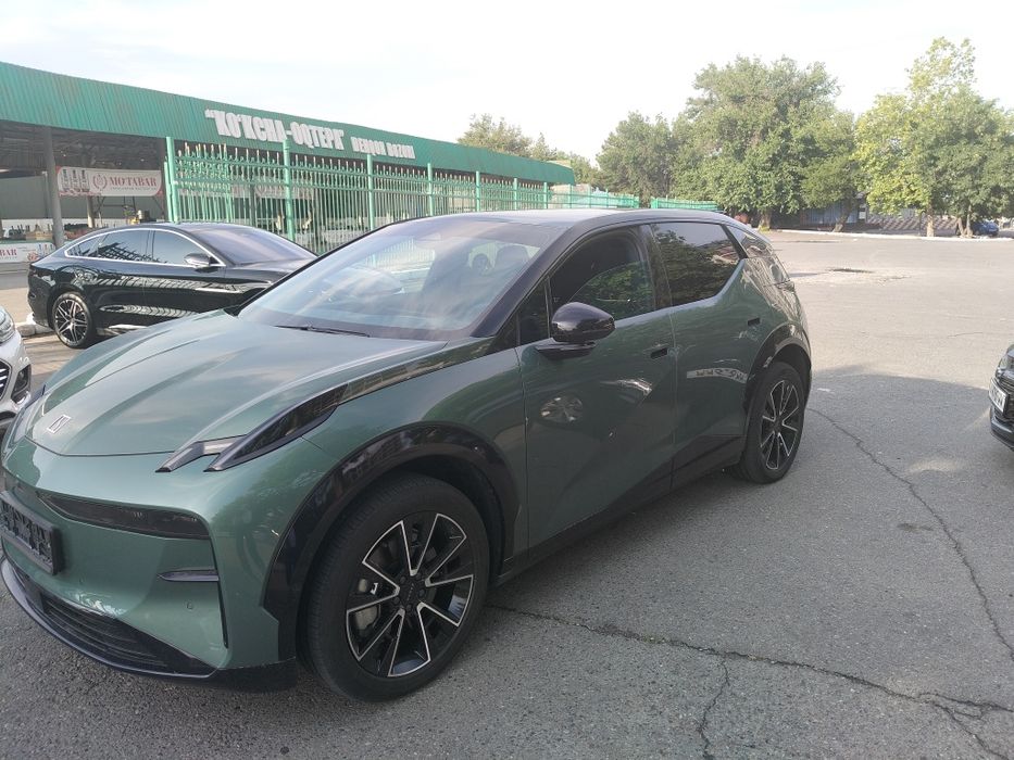 Zeekr X 2023 год