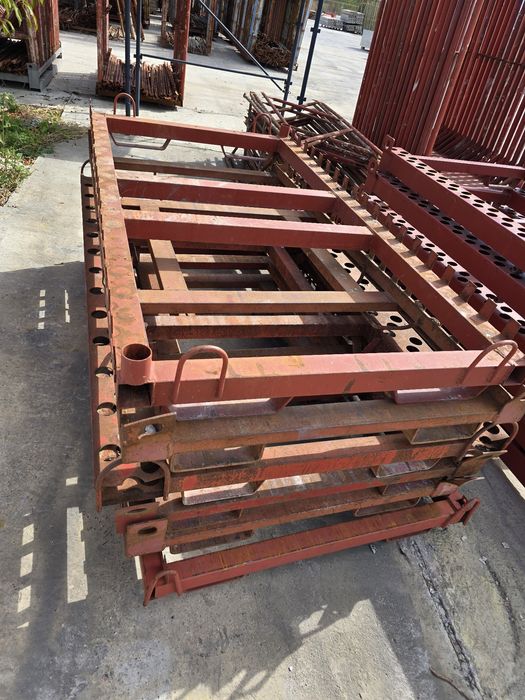 Скари за нареждане на скеле ,стойки