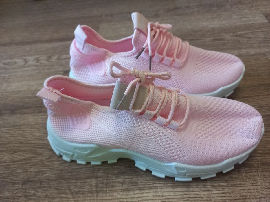 Женские Кроссовки