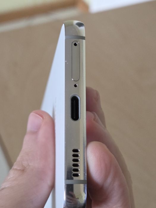 Samsung S22 256GB White