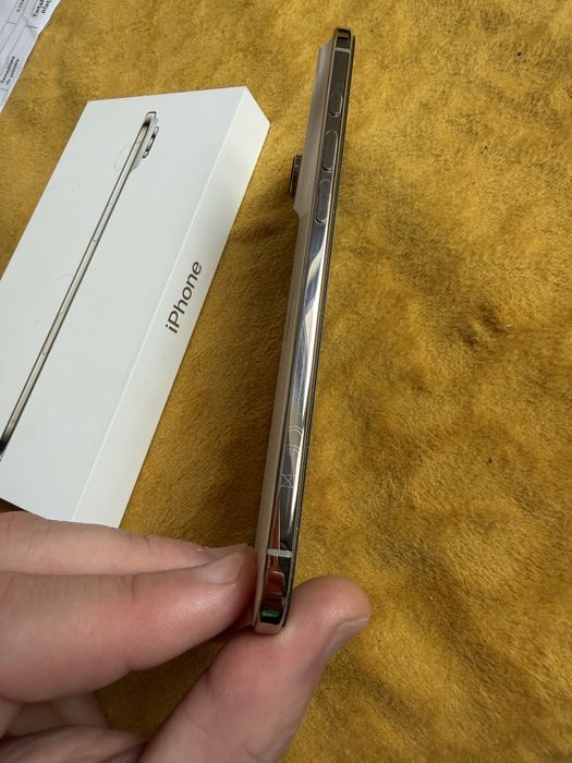 Schimb iPhone Air gold