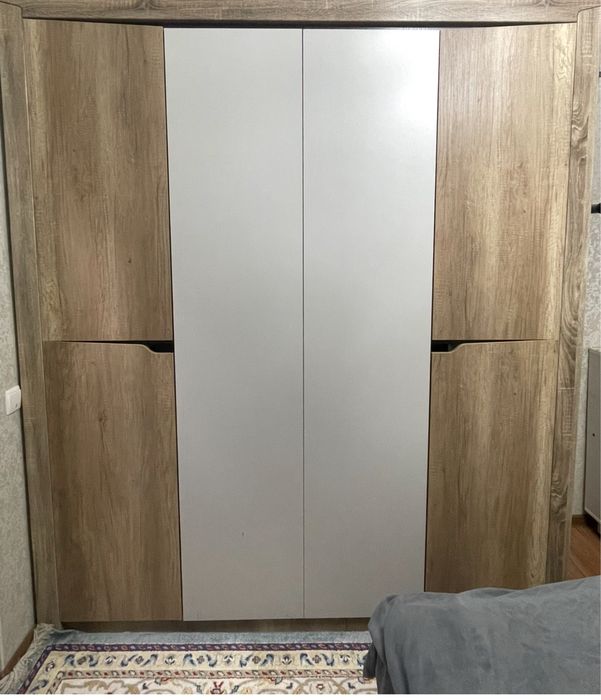 Продам гарнитур в отличном состоянии.