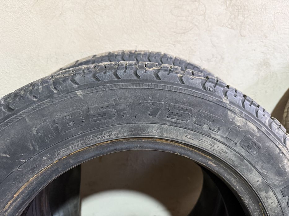 Продам шины на ниву