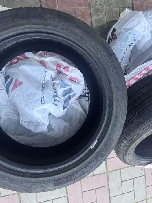 Продам резину 225/45/17 б/у