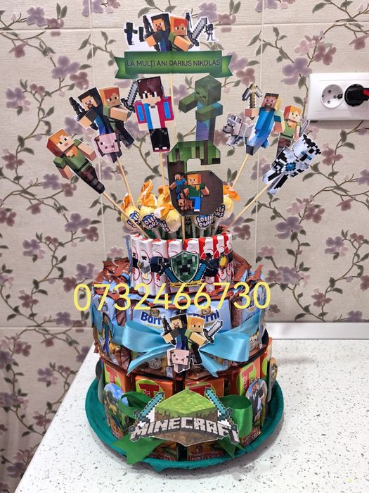 Decorațiuni tort din dulciuri ambalate cu personaje