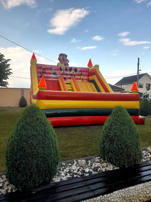 Tobogan gonflabil de inchiriat