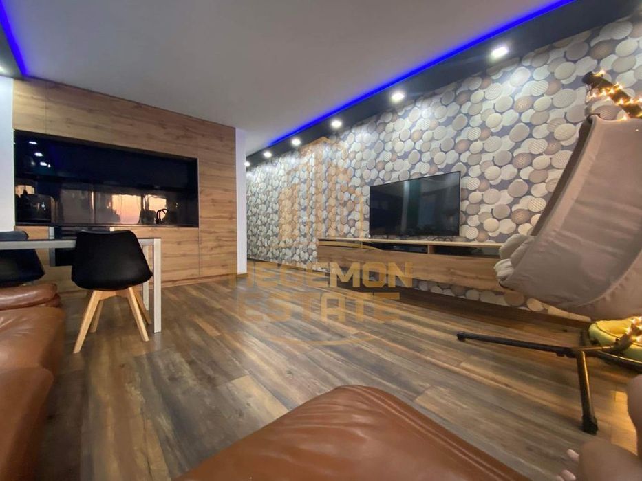 Продава се Тристаен апартамент в Варна, Възраждане 3 - 110 кв.м за 951 €/кв.м - Снимка #1