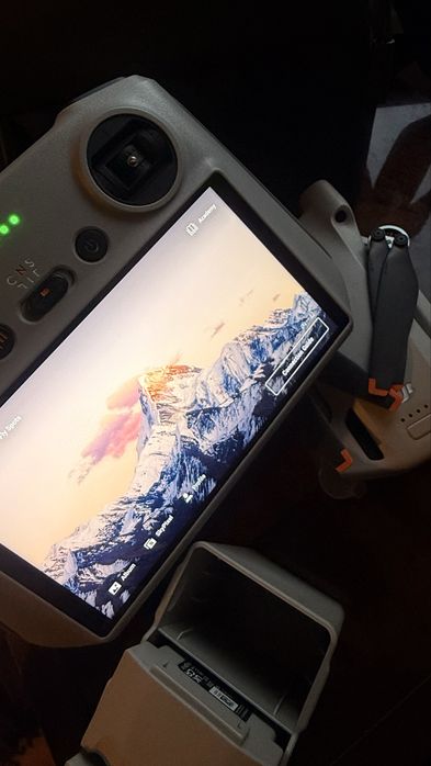 (като нов)Дрон DJI Mini 3 Pro + аксесоари Fly More Kit