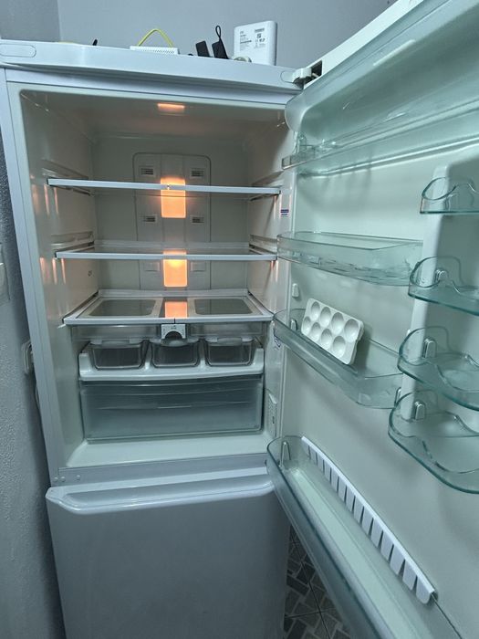 Combina frigorifica ariston hotpoint no frost