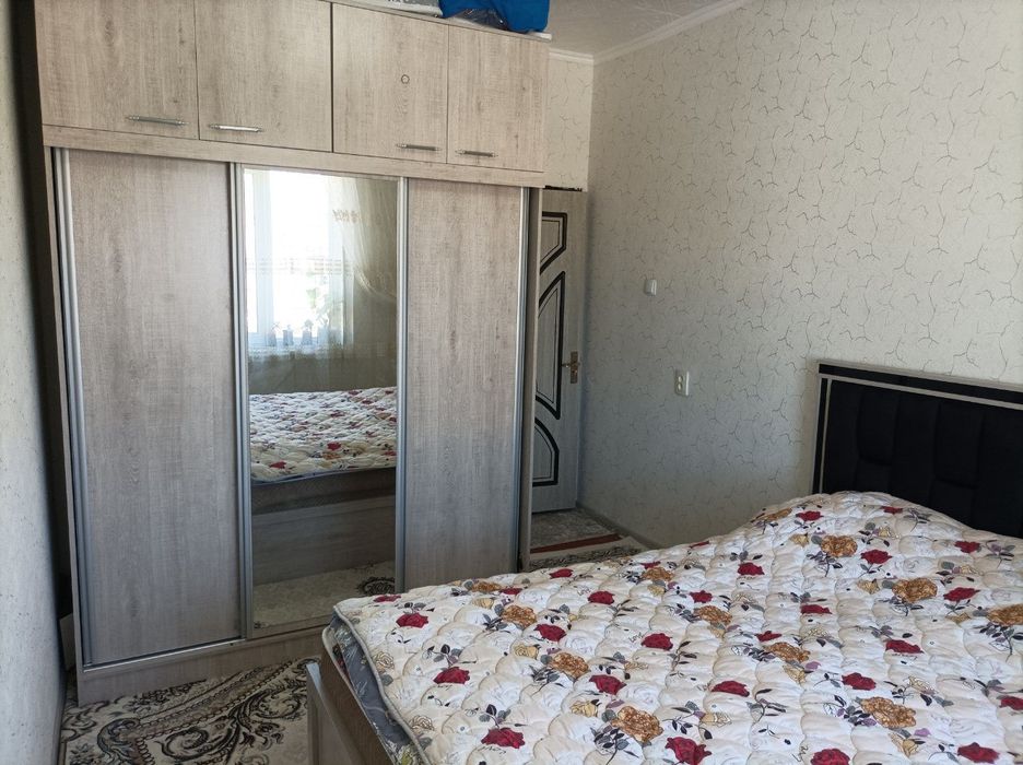 10 mikrorayon 87 dom da 3 xonalj uy 5 etashli domda 4 etash