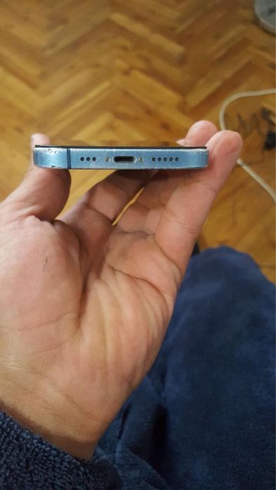 iPhone 13 256gb със забележки /няма iCloud