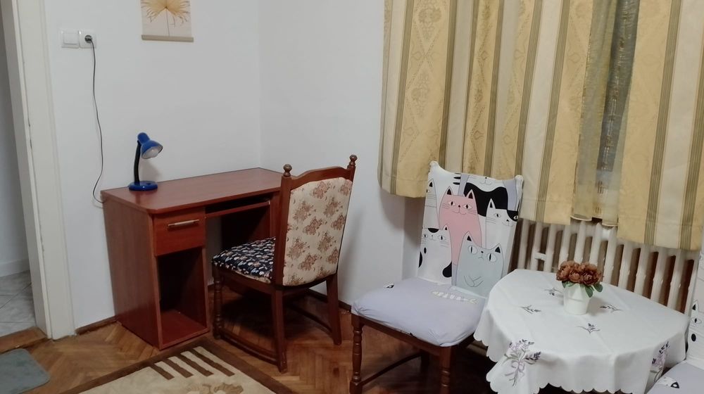 Chirie pentru fete
