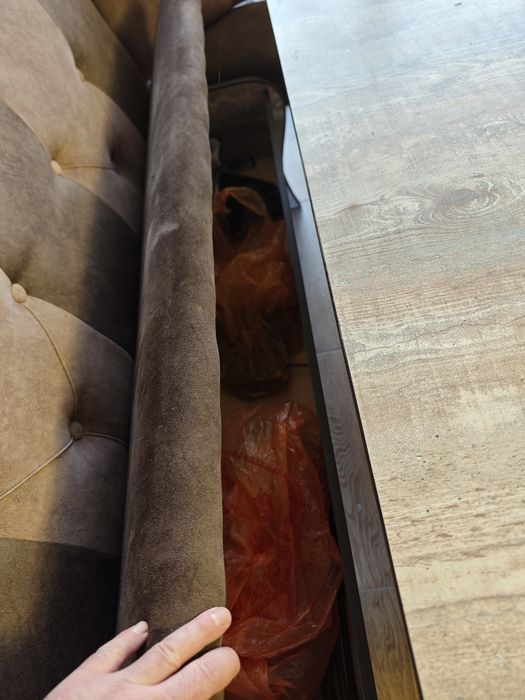 Кухонный уголок со столом