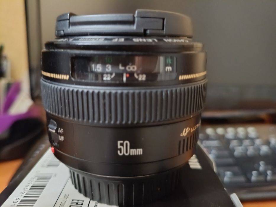 Объектив Canon  50.1.4.