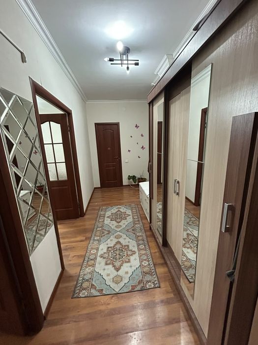 Сдается двухкомнатная кв в мкр карлыгаш за 200тысяч тг