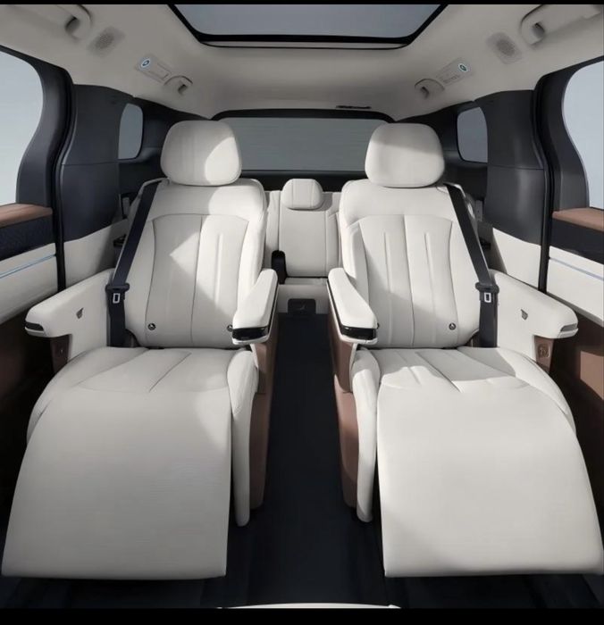 BYD Xia 7 ta urindiqli miniven