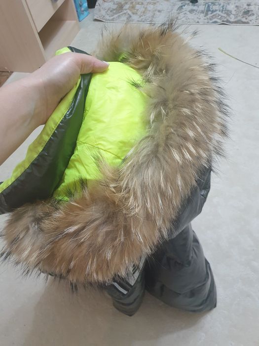 Продам  куртку на девочку