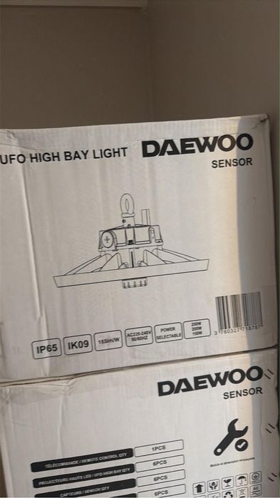 Vând lampe DAEWOO
