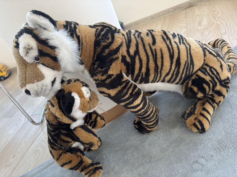 Плюшен тигър голям
