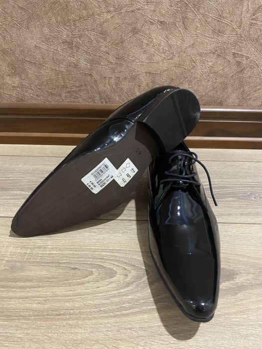 Tufli London dan kelgan