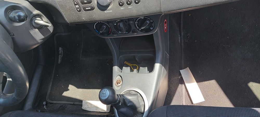 Suzuki Swift 1,3 i, Сузуки Суифт
 2006, За части