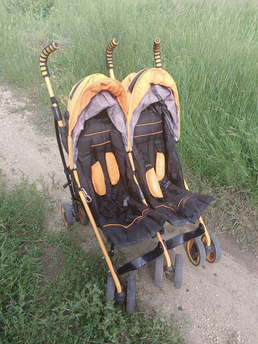 Продам коляску для двойни.