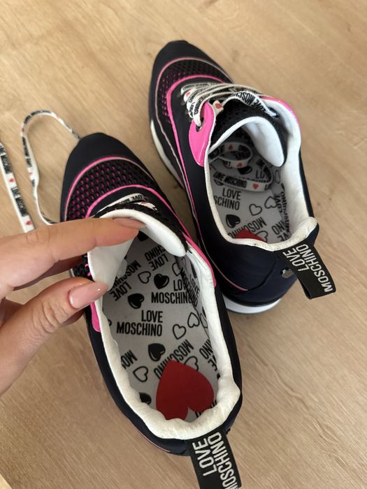 Love Moschino кецове