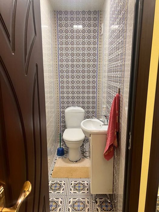 3/4/5 продаётся квартира БИЙ, метро Горького.