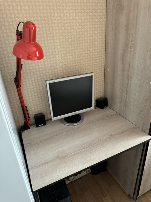 СРОЧНО! Продается компьютерный стол