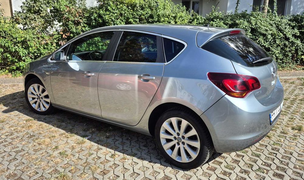 OPEL Astra 2011 — imagine 2