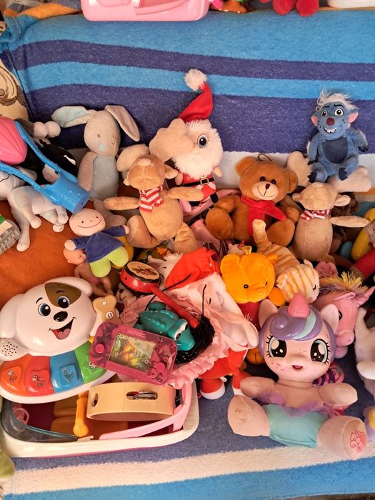 Jucarii de plus si papusi