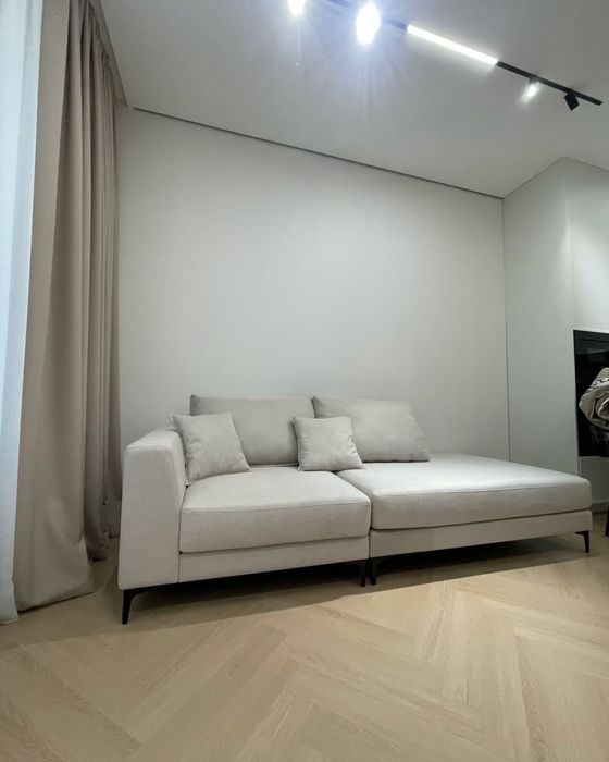 Современный диван в наличии