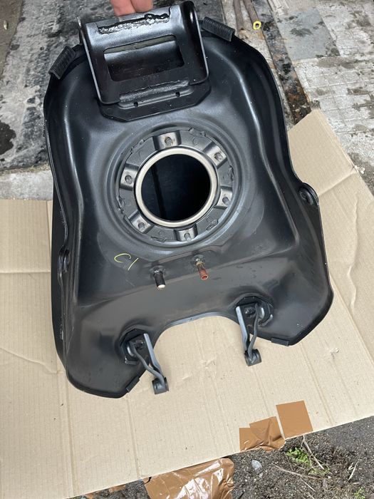 Капак алтернатор и резервоар Honda cbr 650 r