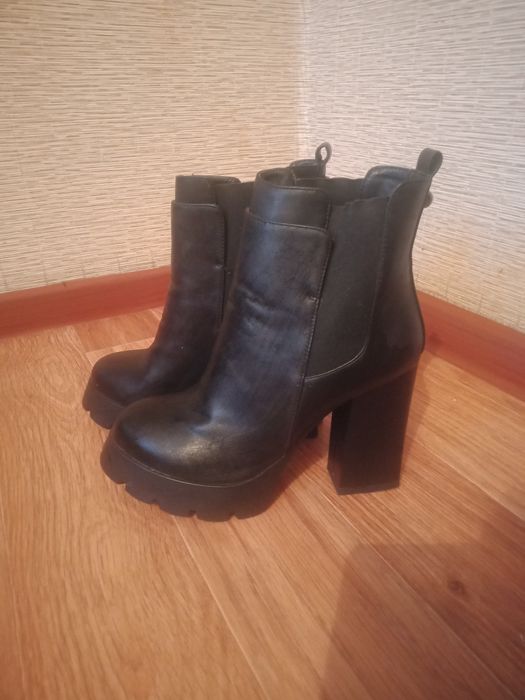 Продается женская обувь