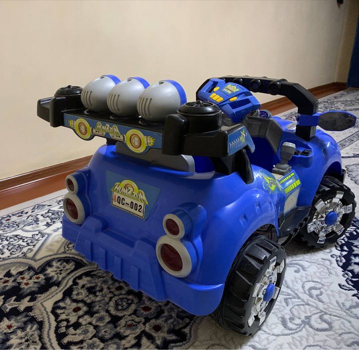 Akkumlyatorli moshincha sotiladi