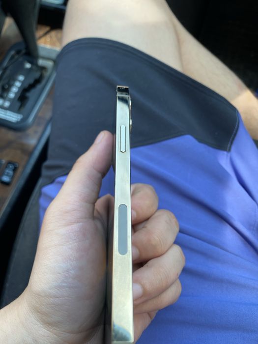 Продам Iphone 12 pro