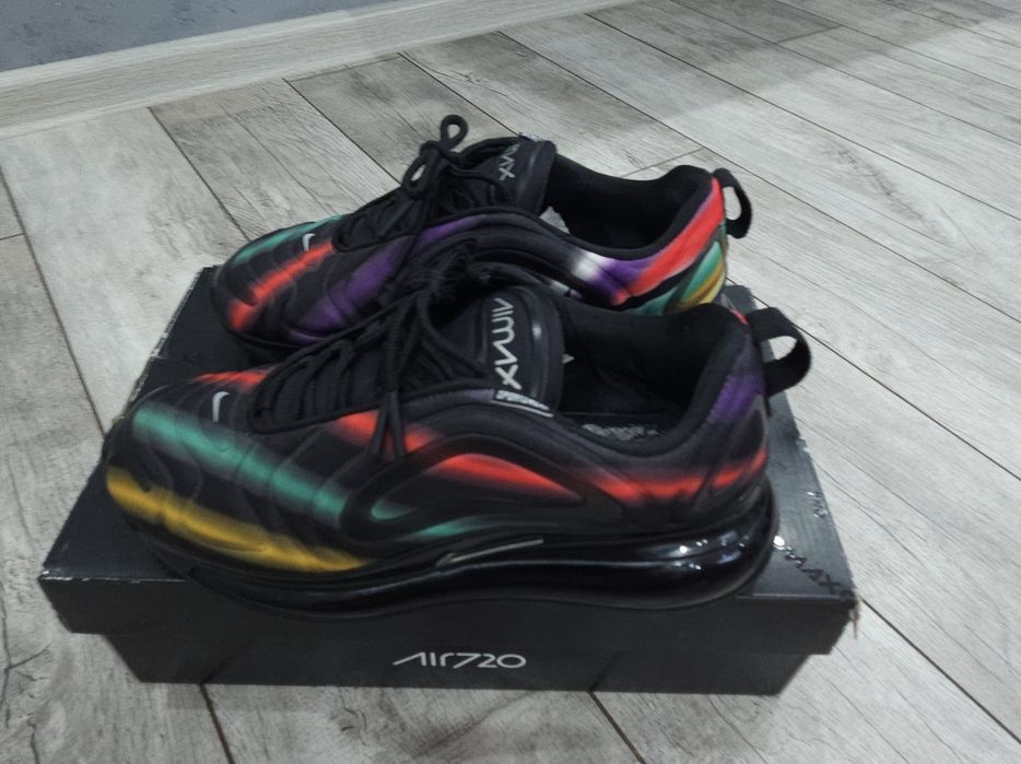Дамски и Мъжки маратонки Nike AIR MAX 720.Дамски - 38ном,24см.Мъжки - 43ном