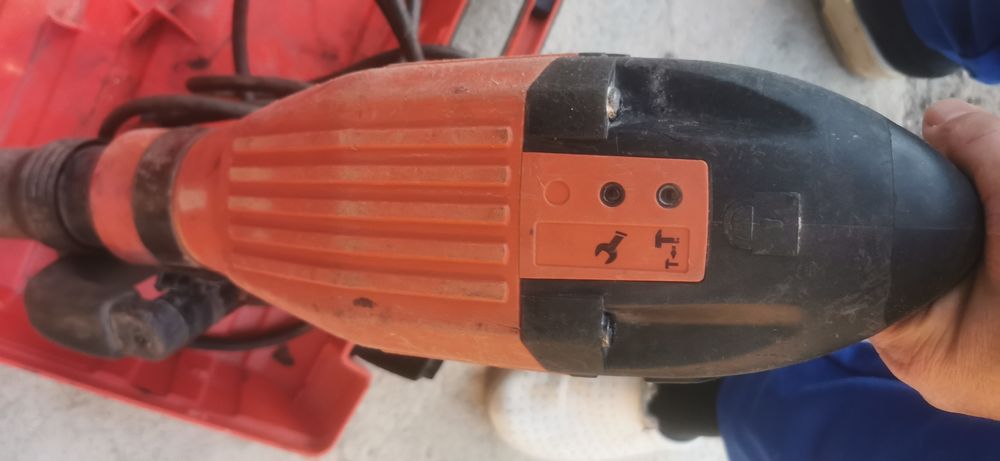 Къртач HIlTI TE 700-AVR SDS Max