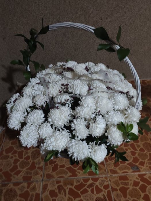 Букет корзина хризантемы