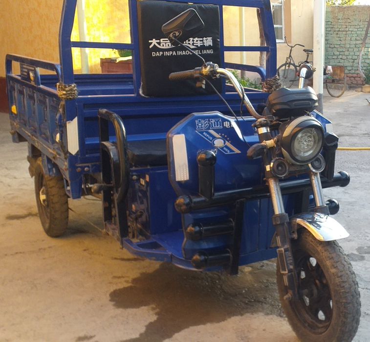 Elektro motoroller sotiladi