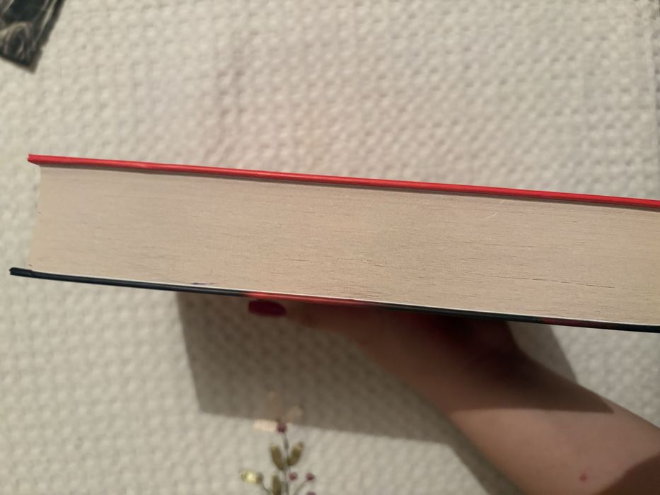 Книга срочно продаю