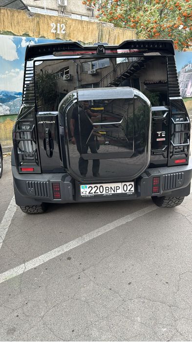 Продается кофр  с докаткой запасного колеса автомашины Джетур Т2