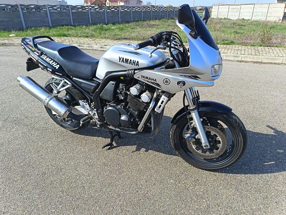 Vând Yamaha Fazer