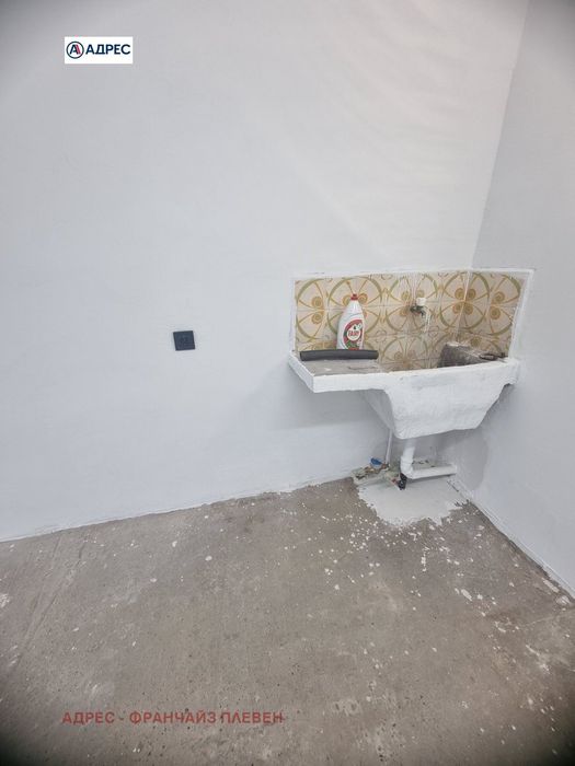 Гараж в Плевен-9-ти квартал площ 22 цена 35000