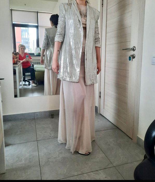 Продам платья на корпаратив