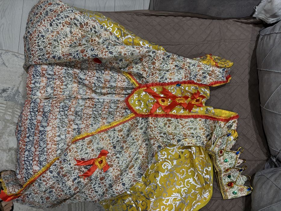 Продам костюм принцессы