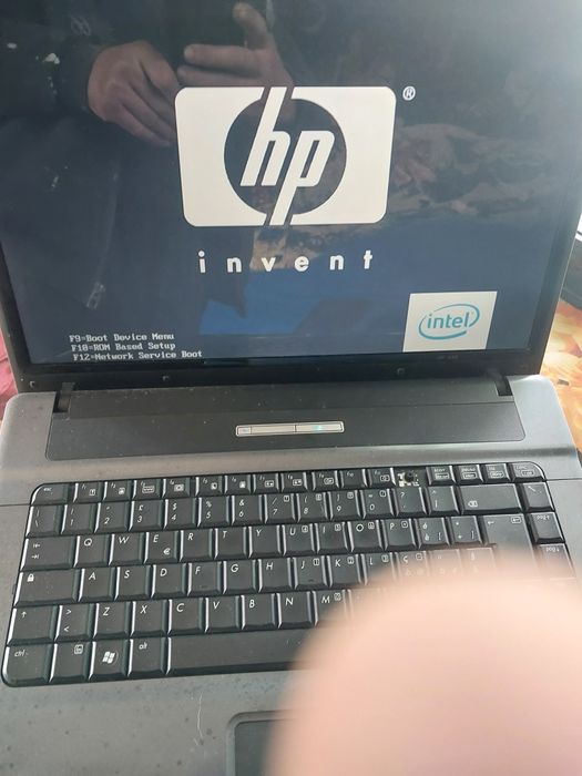 Vând ,schimb leptop