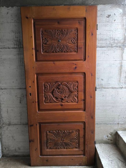 3 дърворезби ръчна изработка на антикварна дървена входна врата крило