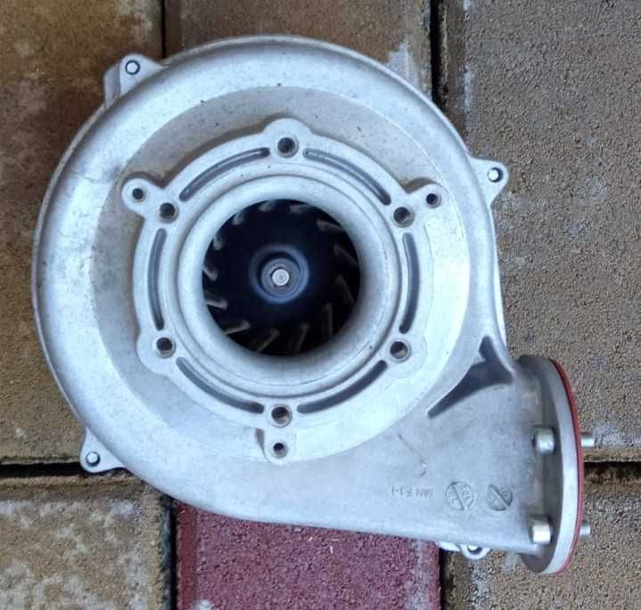 Ventilatorul 100 lei MOTAN MK Dens 25